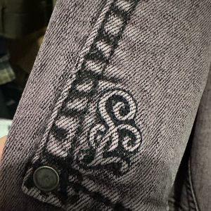 Best fitting jeans by Jessica Simpson in burgundy